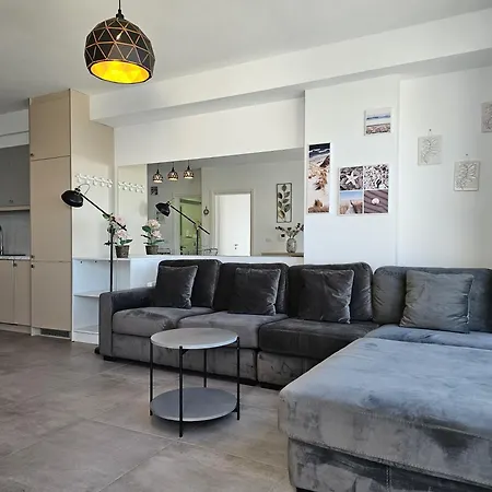 Mihaly Apartmán Sarandë